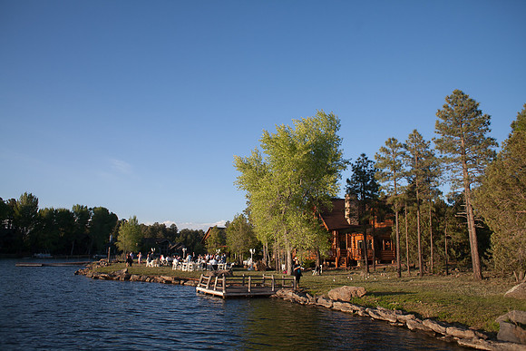 Modern Mountain Wedding in Arizona lakeside brian minson photography